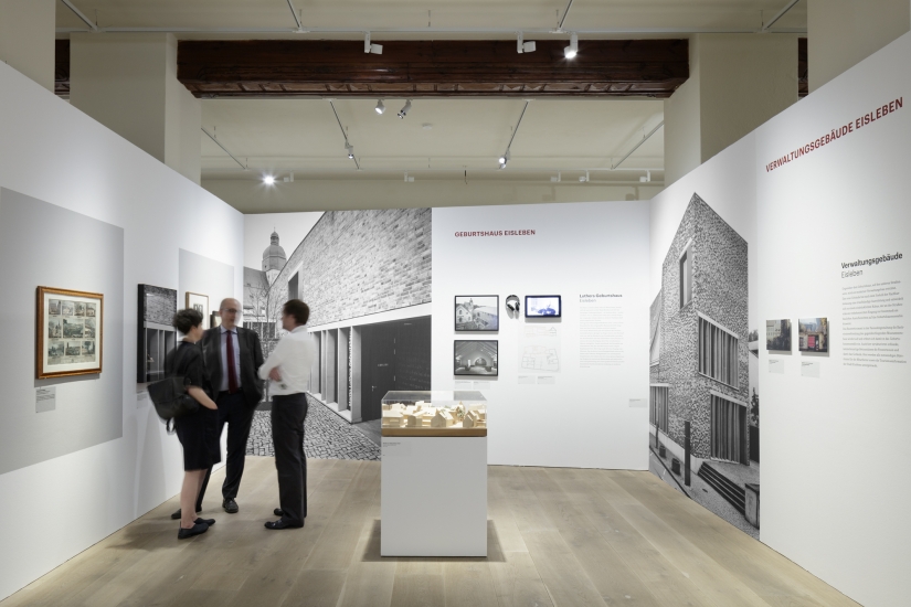 Rundgang durch die Ausstellung Rundgang durch die Ausstellung