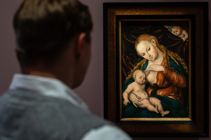 Blick in die Ausstellung "Maria zwischen den Konfessionen"
