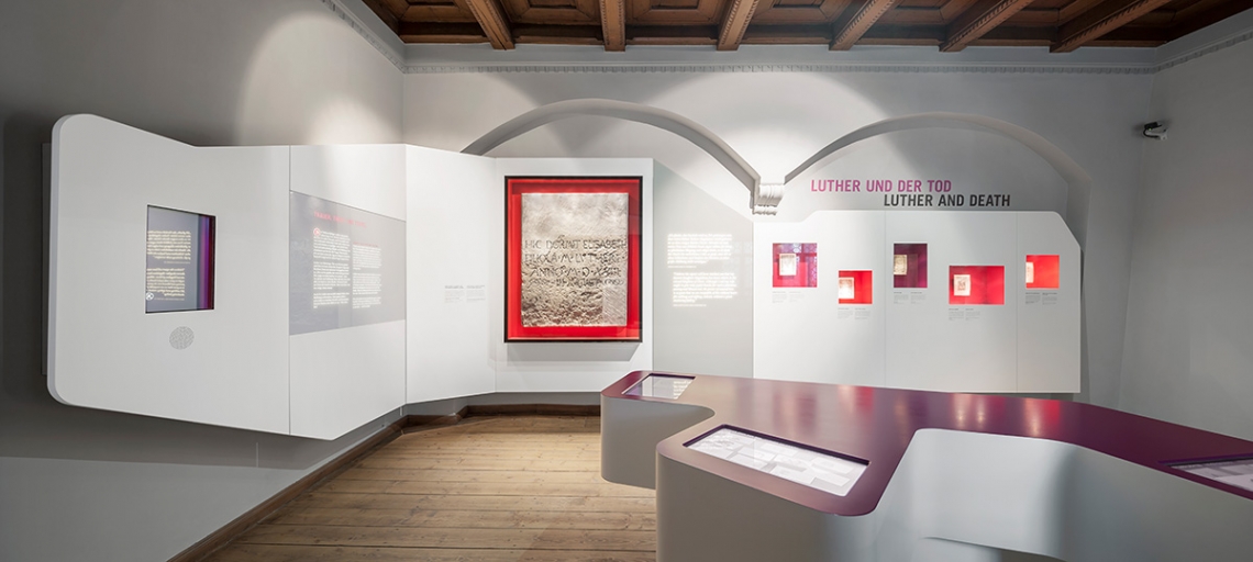 Blick in die Ausstellung in Luthers Sterbehaus Blick in die Ausstellung in Luthers Sterbehaus
