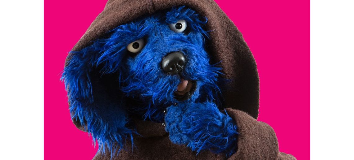 Luthers Hund Tölpel als Handpuppe