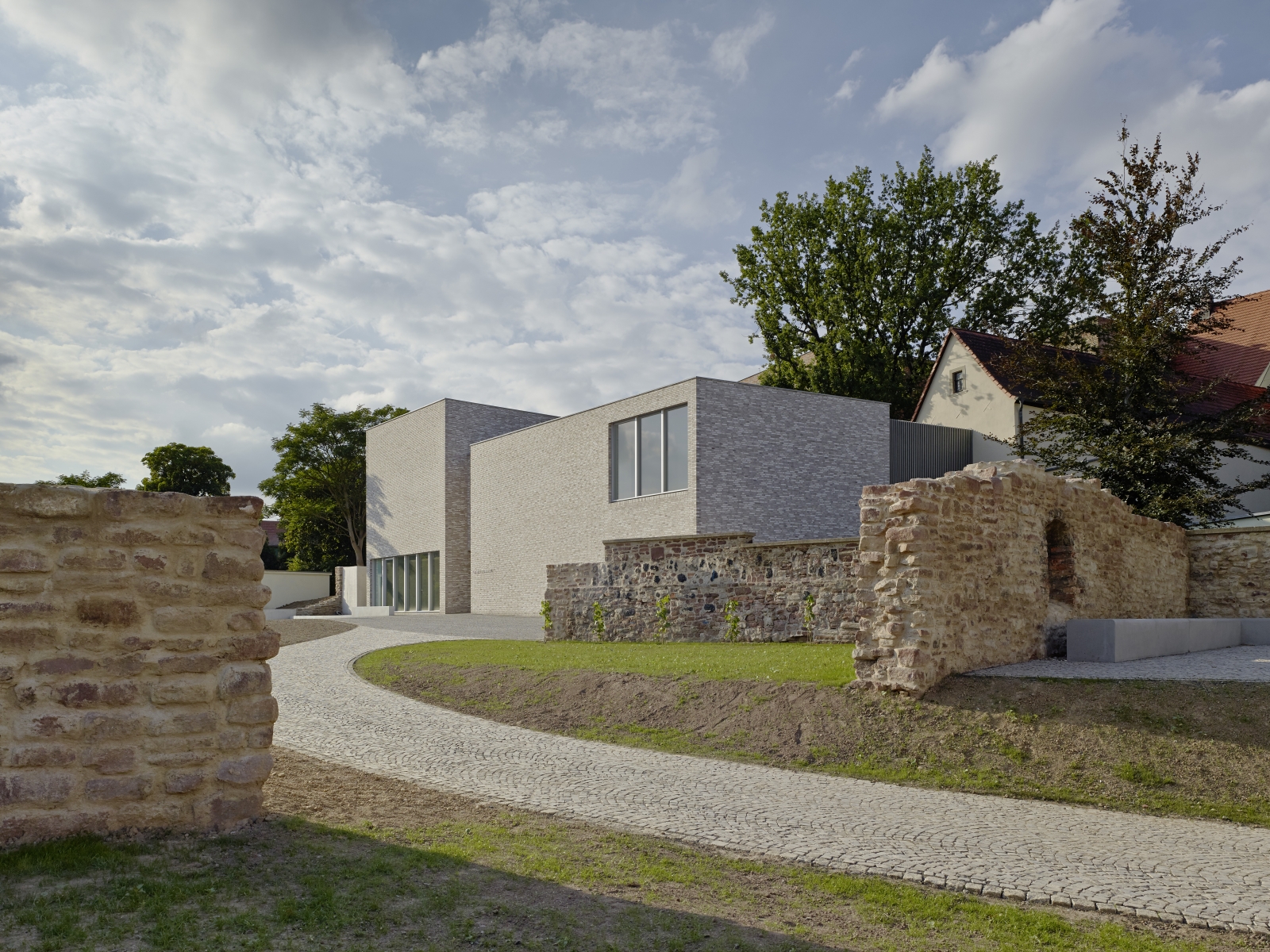 Der Neubau rund um das Museum "Luthers Sterbehaus" in Eisleben. Der Neubau rund um das Museum "Luthers Sterbehaus" in Eisleben.