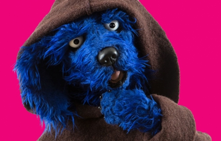 Tölpel, Luthers Hund als Handpuppe